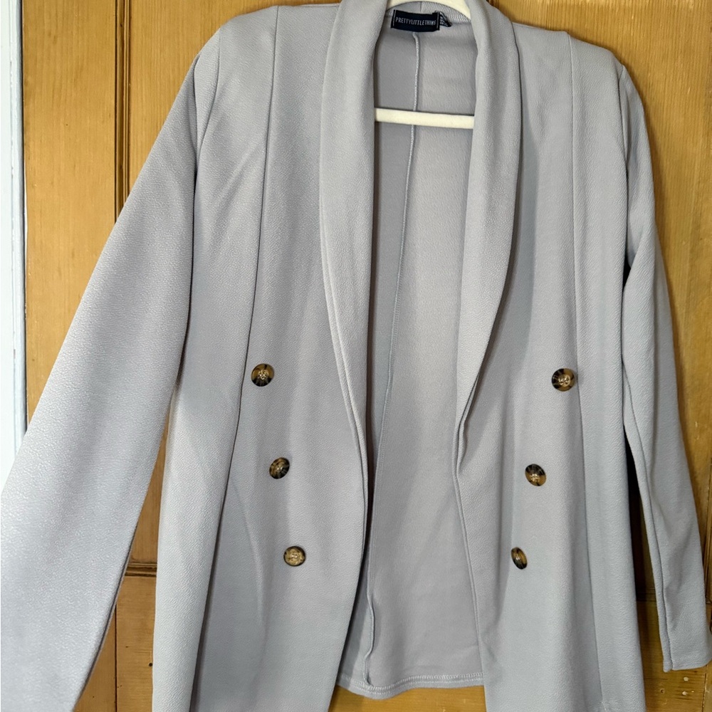 PrettyLittleThing Light Gray Double-Breasted Blazer